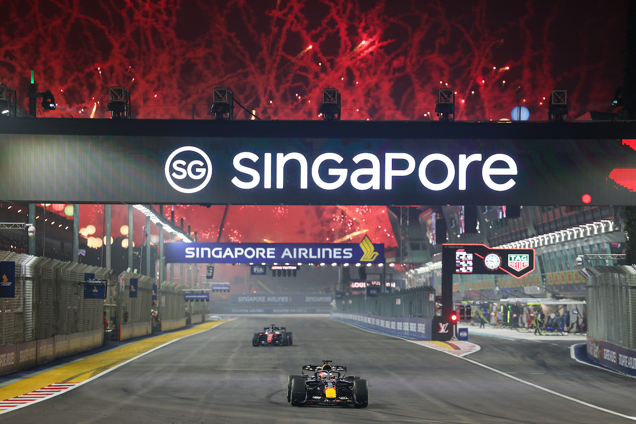 圖7_Max Verstappen駕駛賽車完成賽程，首度拿下新加坡大獎賽冠軍。（Red Bull 提供）